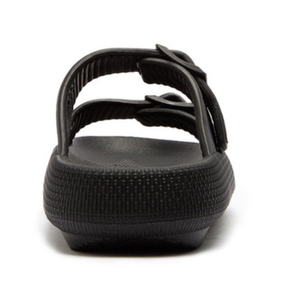 Qupid KEY-01 Women's Black Vinyl 2-Band Buckle Platform Padded Slide Sandal - Picture 3 of 7